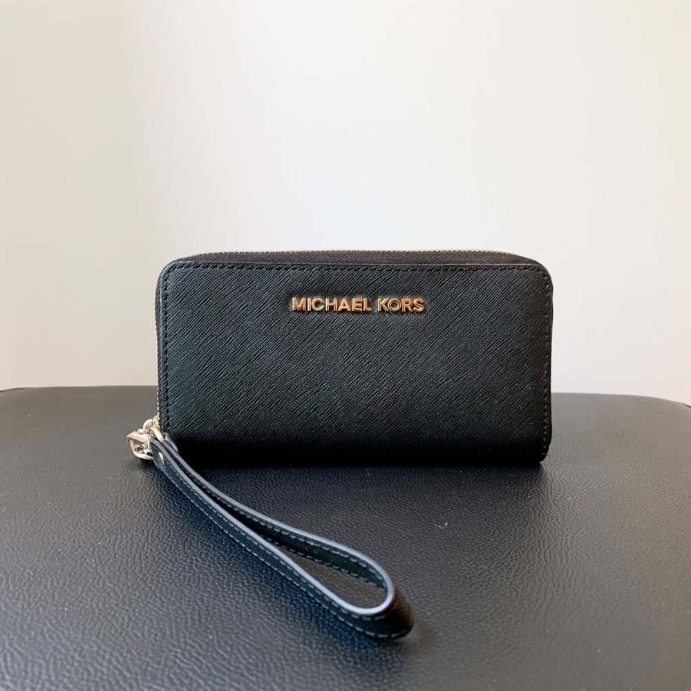 Michael Kors wristlet